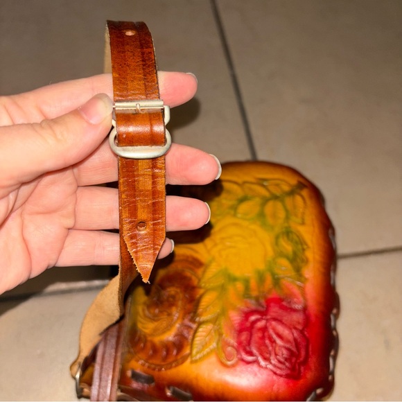 Vintage Mexican Hand
Tooled Leather Floral Crossbody Bag - Picture 7 of 9